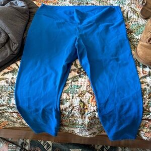 Vibrant blue fabletics leggings